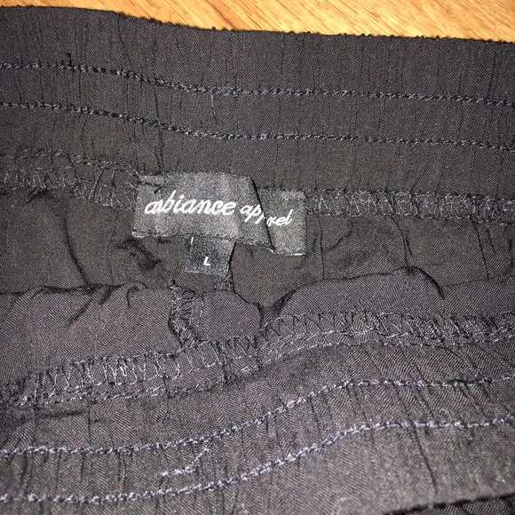 Black laced shorts - Picture 3 of 3